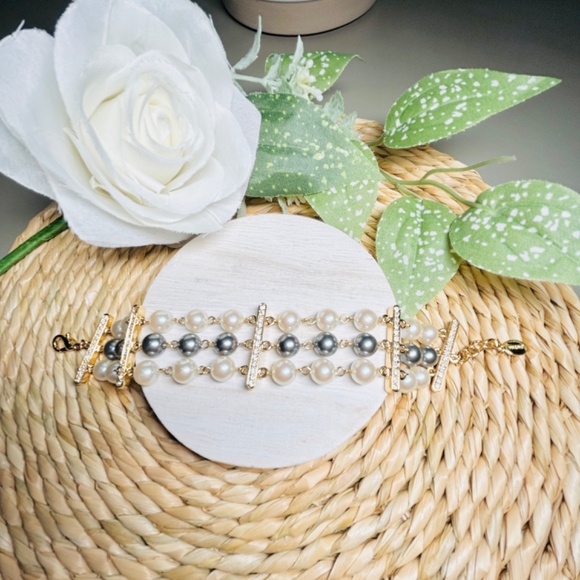 Nancy Nelson Gray and White Faux Pearl Crystal Bracelet Triple Strand - Picture 7 of 15